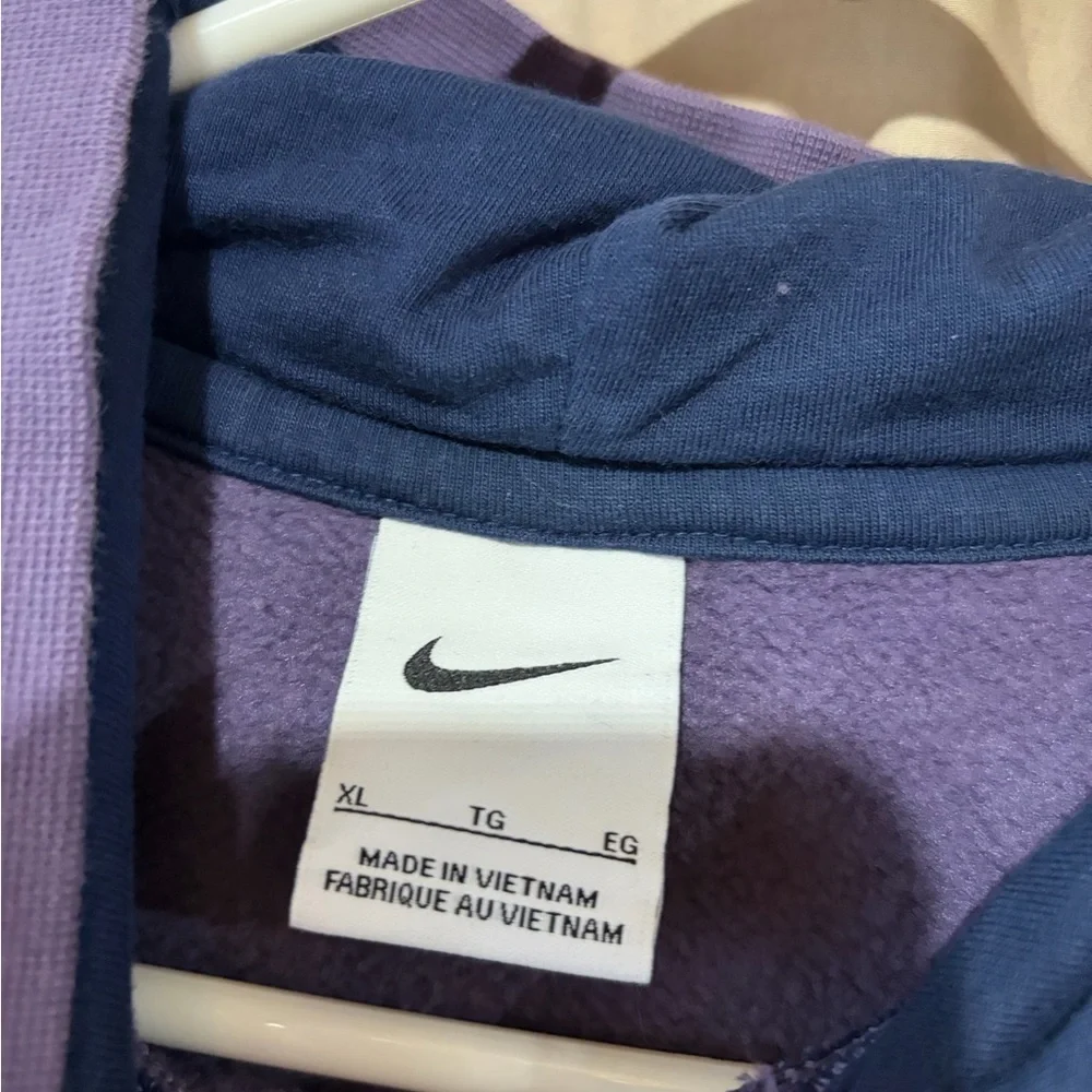Nike LeBron sweatshirt